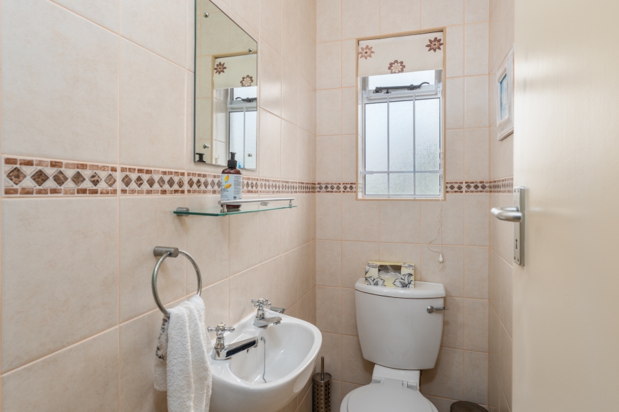 2 Bedroom Property for Sale in Noordhoek Manor Western Cape